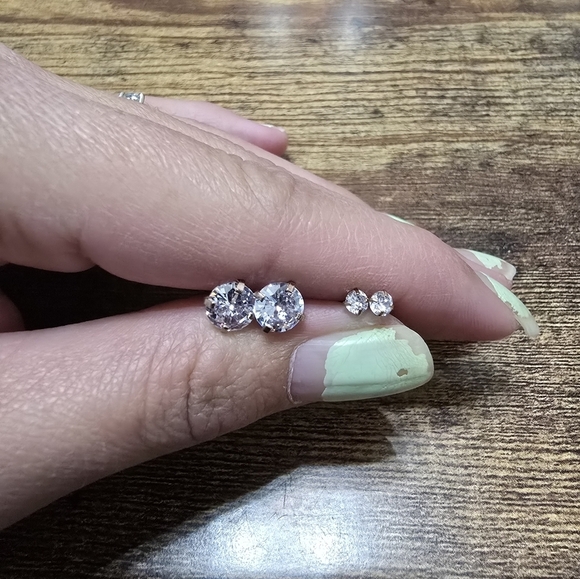 2 pairs of rhinestone gold tone twist on back stud earrings - Picture 3 of 5